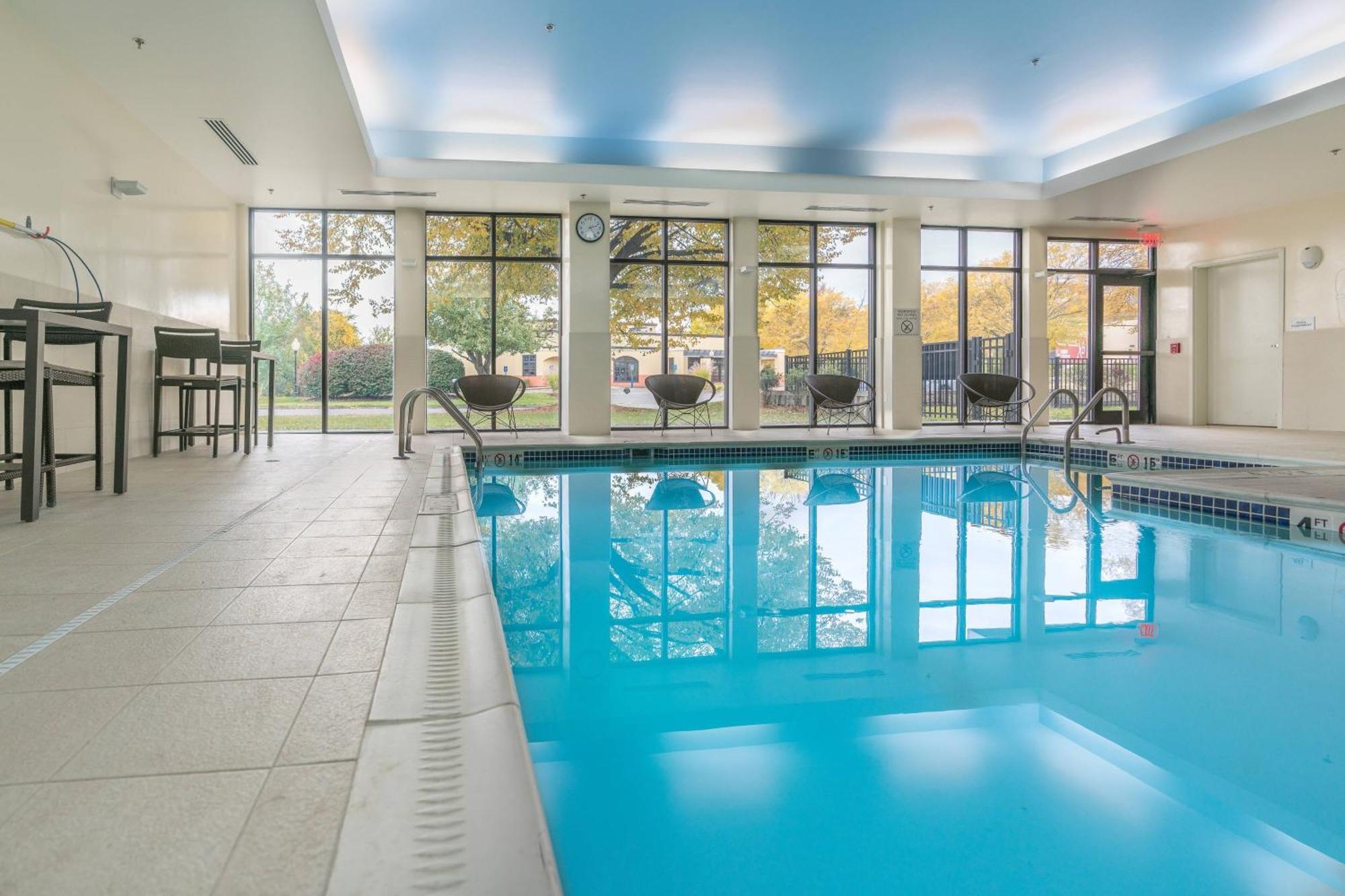 Courtyard By Marriott West Springfield Otel Dış mekan fotoğraf
