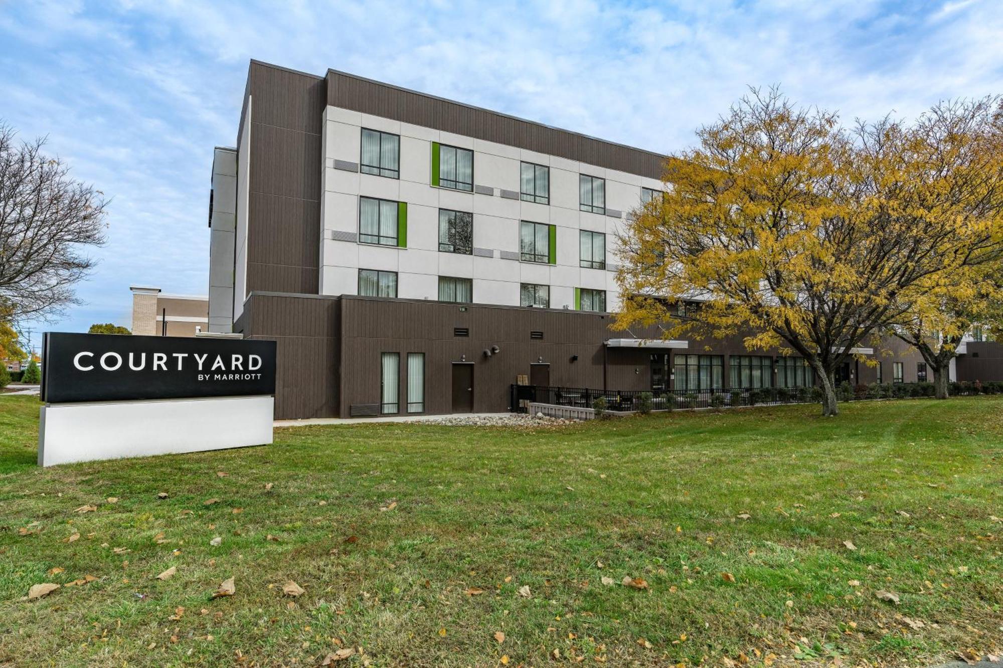 Courtyard By Marriott West Springfield Otel Dış mekan fotoğraf